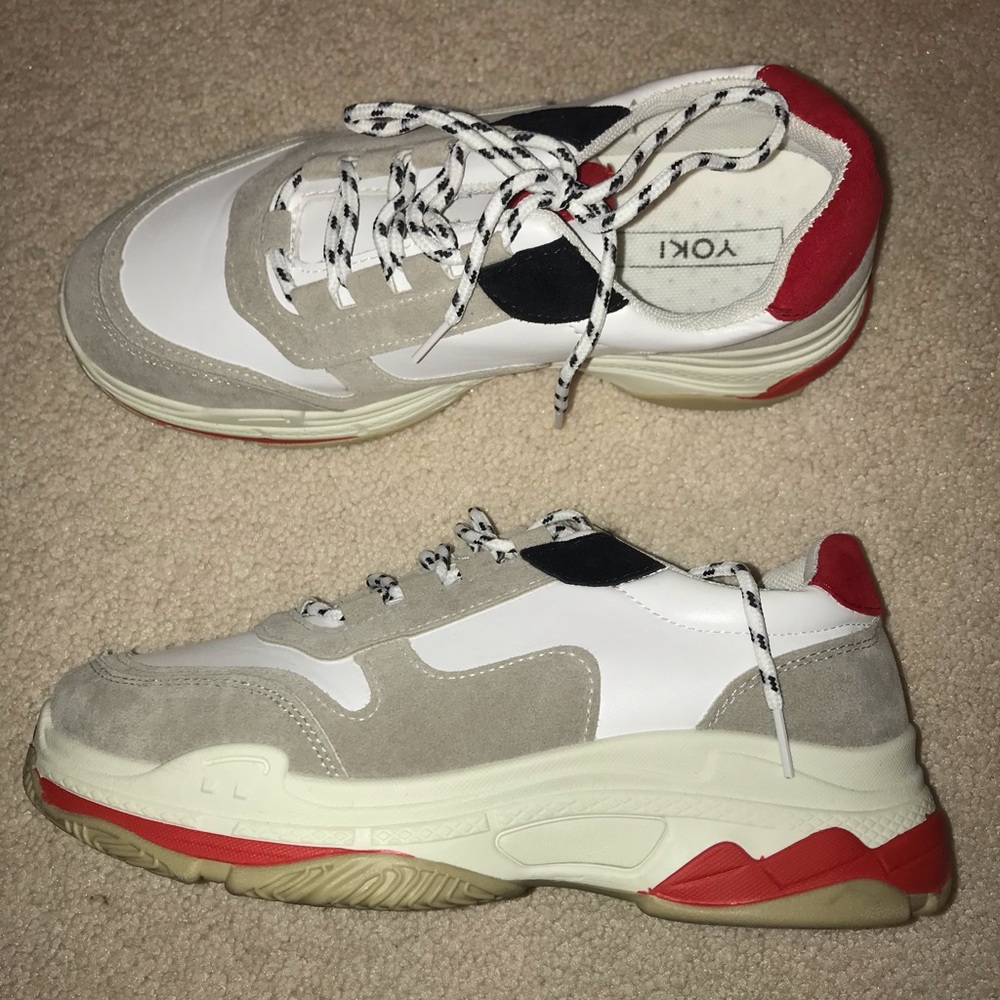 Yoki 90s-style sneakers